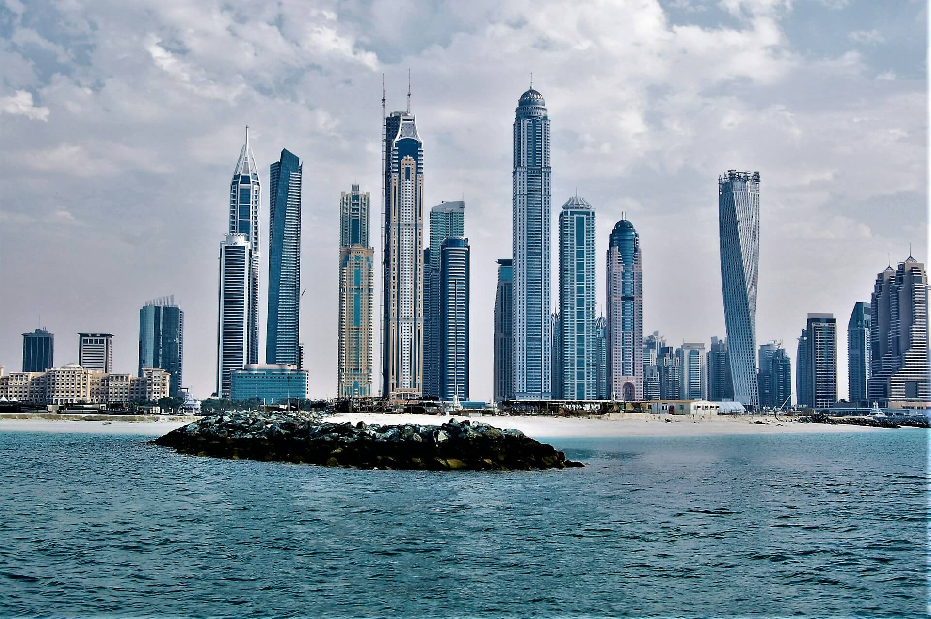 Sharjah Chauffeur Transfers and Airport Pickups