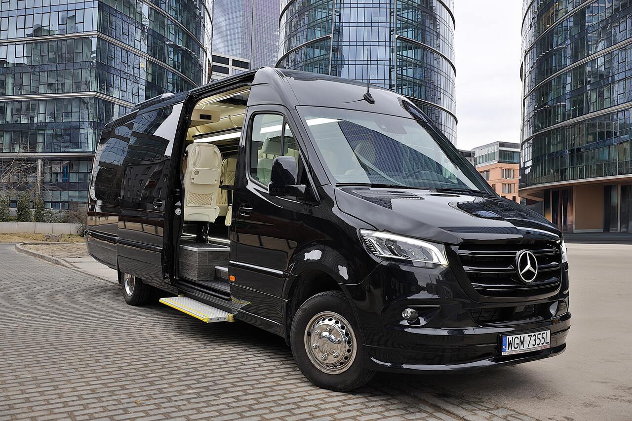 Executive Sprinter Group Transport Dubai — Mercedes Sprinter